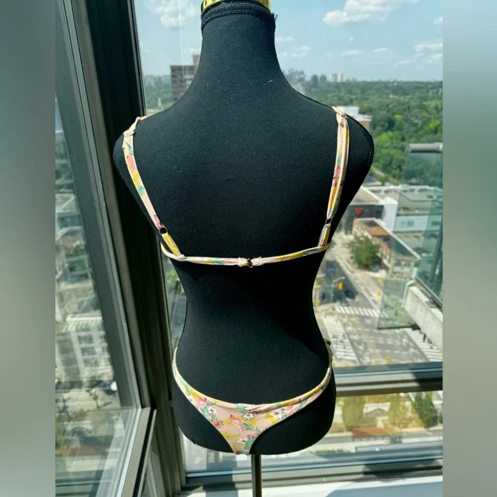 🆕 LOVE & LEMONS 🧿 NWOT Antigua Knot Thong Bikini Set - Size Small